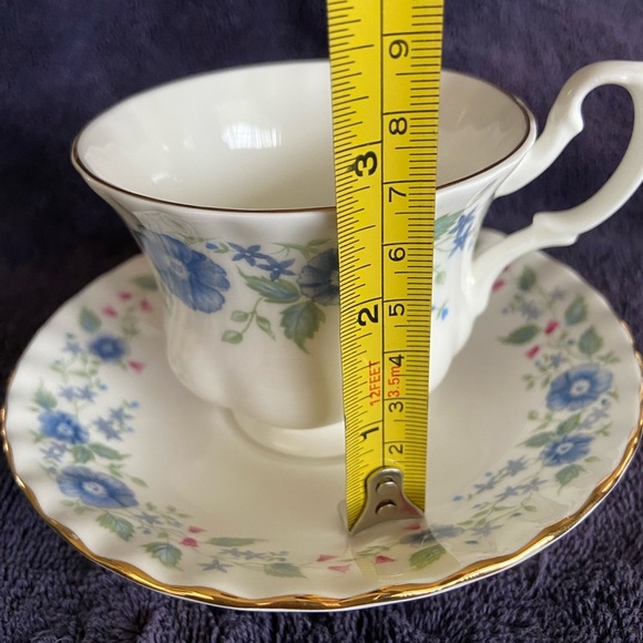 Vintage Royal Albert "Meadowcroft" Teacup and Saucer Made in England 1994 China - Picture 9 of 10